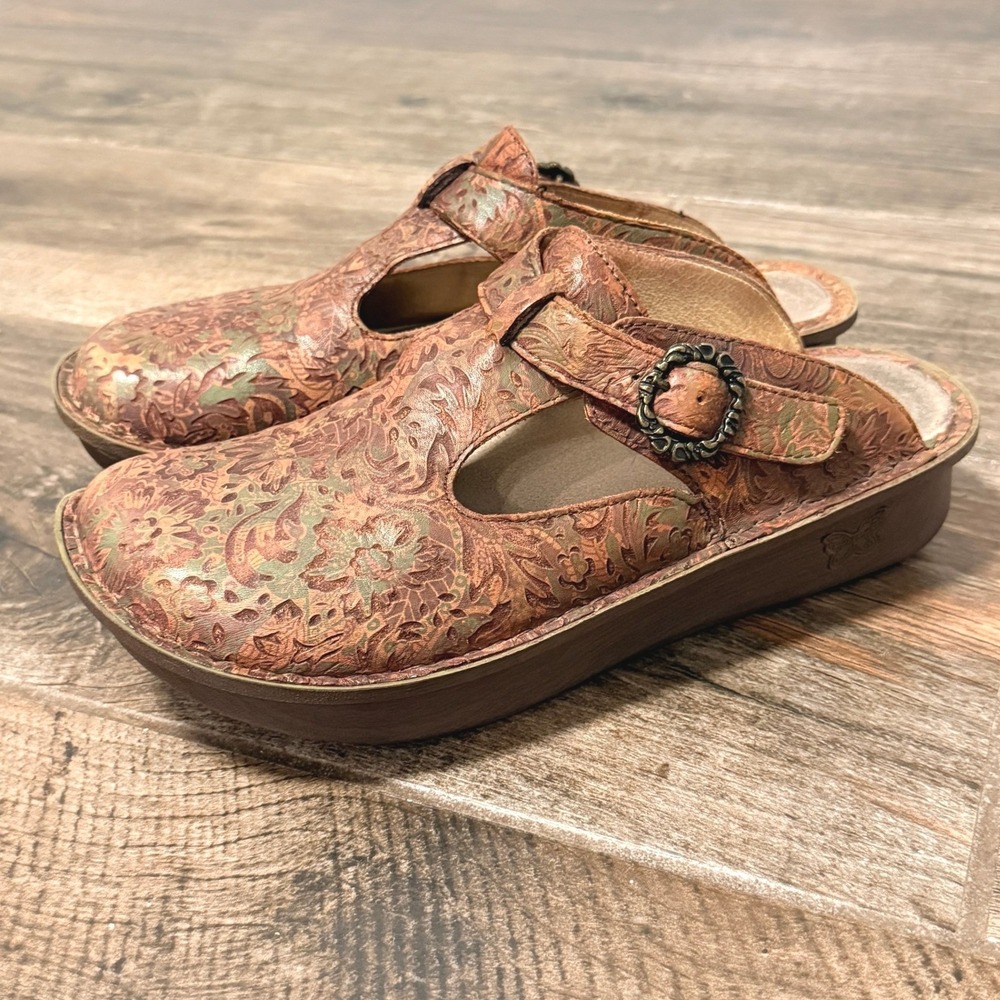 Alegria Womens Loretta Embossed Leather Paisley Floral Classic Clogs, Brown, 8.5